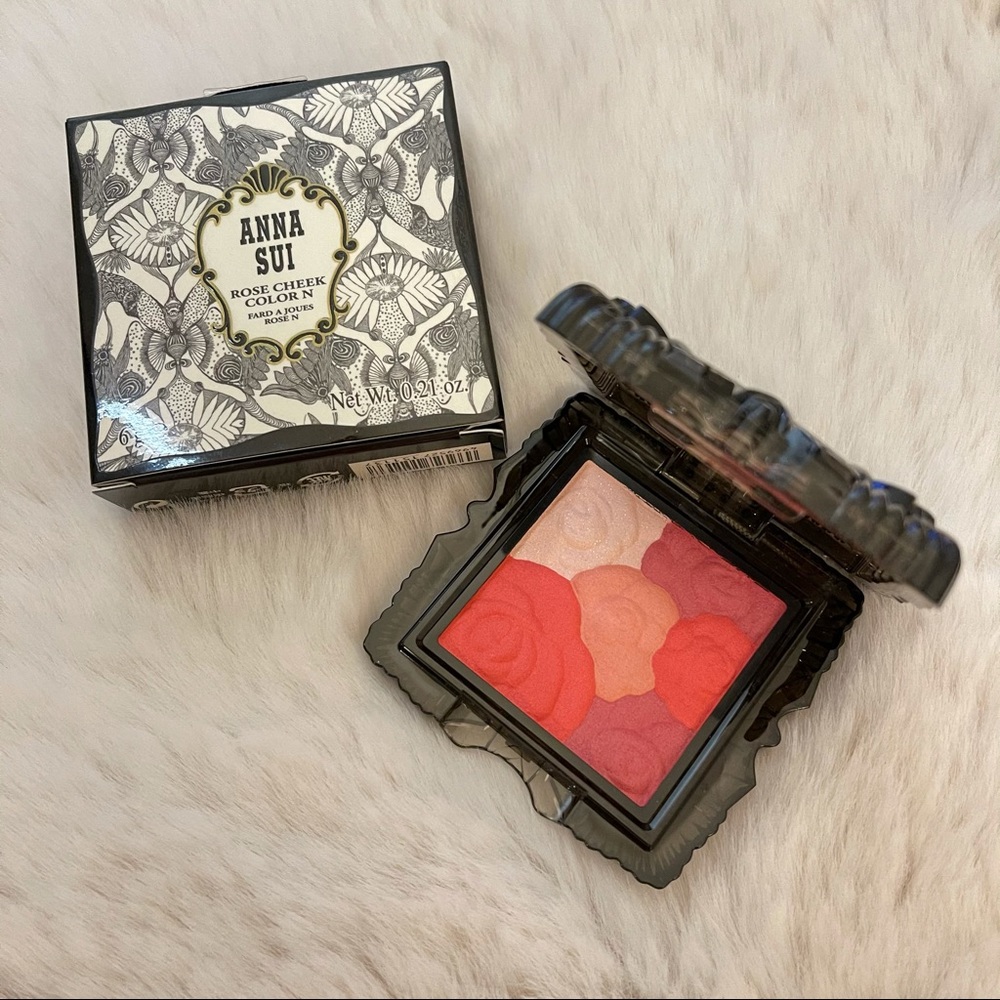 Brand New Anna Sui Blush
